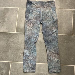 Lululemon High-Rise Tight with Pockets - blue pattern Size 6 23”